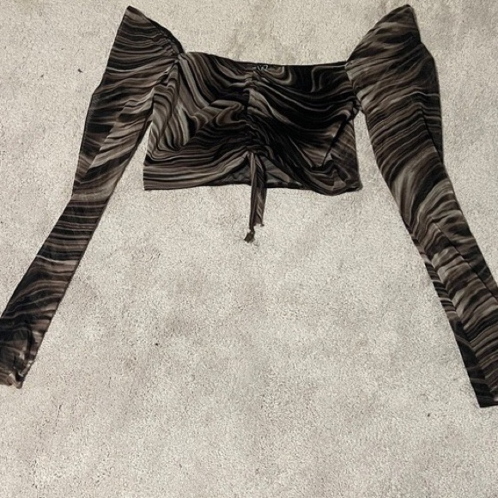 Windsor Brown Patterned Long Sleeve Crop Top